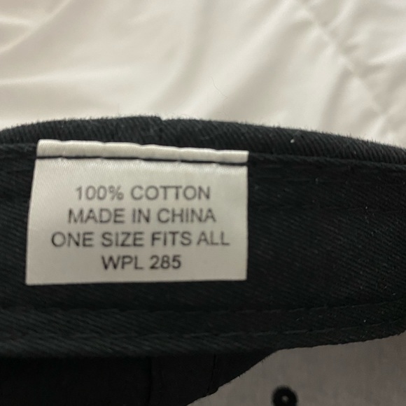 2/15$ Baseball cap - Picture 4 of 4